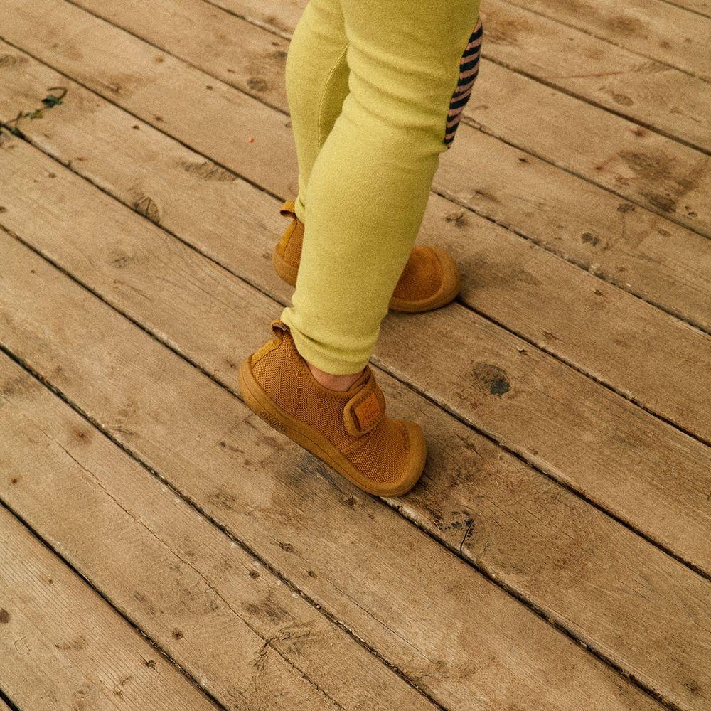 Attipas ZAPATILLAS Skin Shoes MUSTARD